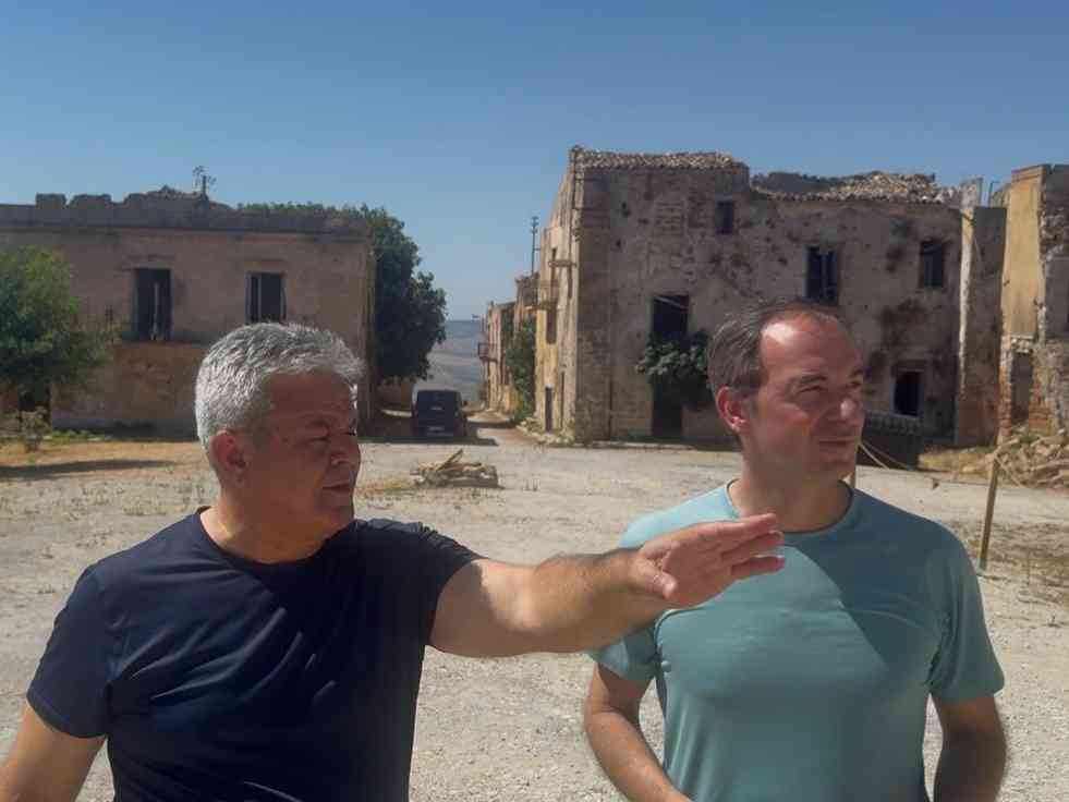 Immagine articolo: Il senatore Mario Alejandro Borghese in visita-sopralluogo alla “Poggioreale Storica”